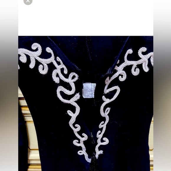 Peep Sweetheart neckline Bodycon mini dress with white trim | size Small - Picture 9 of 11